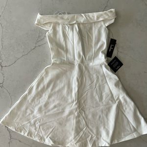 NWT, Lulu’s white off the shoulder dress, size XS